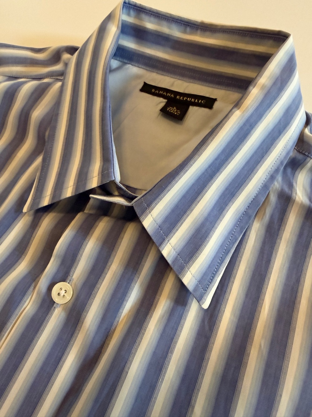 Banana Republic Men’s Dress Shirt – Size Large – Blue & White Stripe